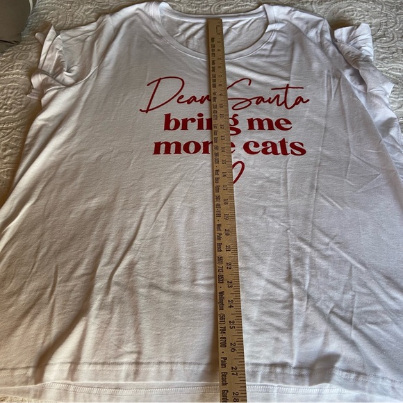 Dear Santa bring me more cats short sleeve tee - Picture 5 of 6